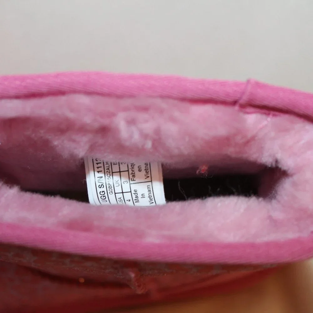 NIB‎ UGG GIRL'S CLASSIC SHORT LEOPARD BOOTS PINK